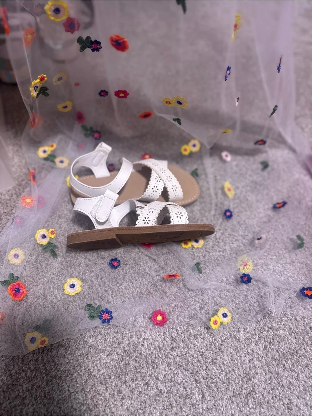 Gymboree Girls White Eyelet Floral Sandals Size 12